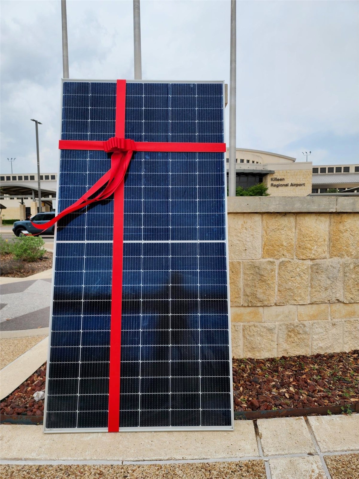 Ameresco and Killeen Regional Airport Celebrate Solar Project Completion in Central Texas Region  Ameresco &copy;