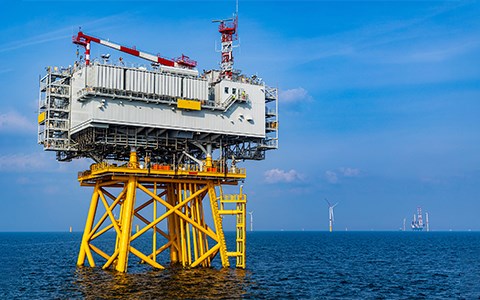 Mtu Engines from Rolls-Royce Provide Emergency Power on Offshore Wind Platforms in the UK  Rolls-Royce &copy;