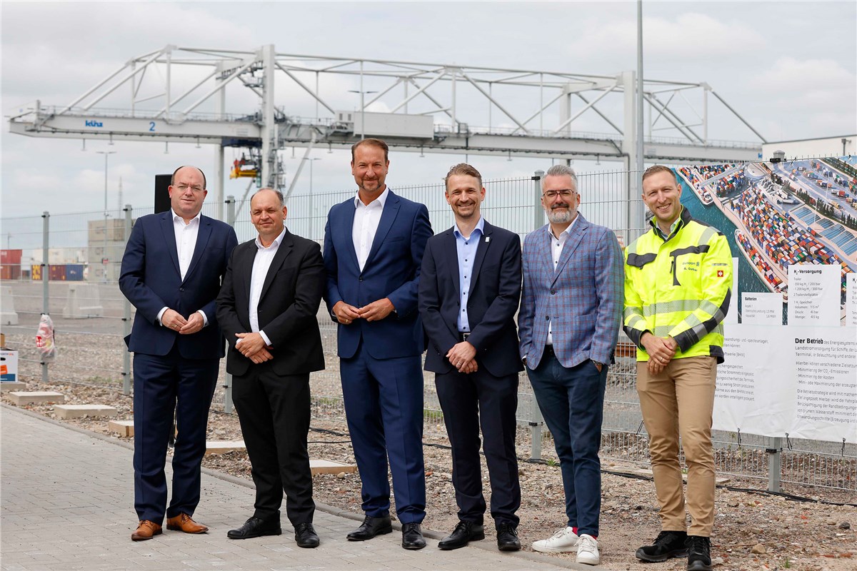 Rolls-Royce and Duisport Launch CO2-neutral, Self-sufficient Energy System for New Port Terminal  Rolls-Royce Energy &copy;