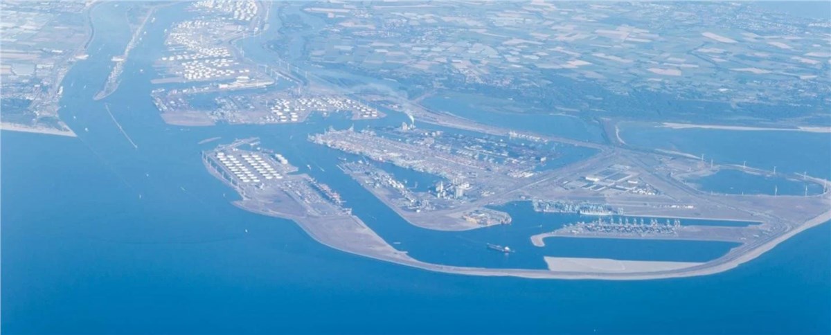 Air Liquide Takes the Final Investment Decision to Build ELYgator, a Large-Scale Electrolyzer in the Netherlands  Air Liquide &copy;